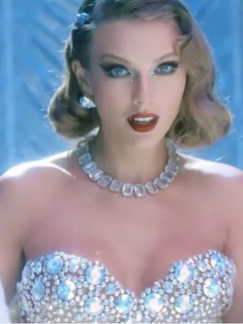 NEW WITH BOX Swarovski Crystal necklace as seen on Taylor Swift!